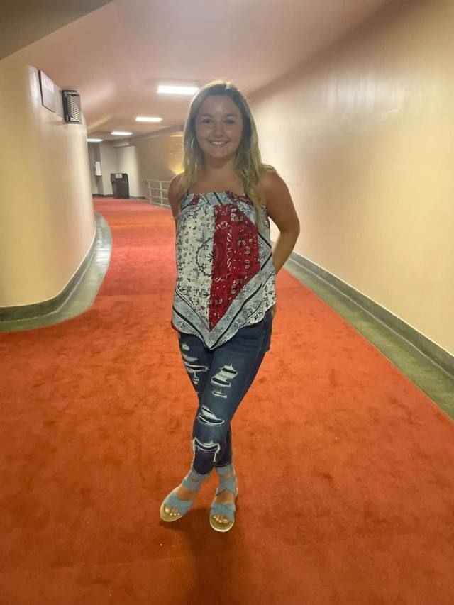 How naughty do you like it daddy? Hit me up for wet creamy👅 and juicy😋 fun filled experience. My head game🍆🥵 is an experience - Image 2